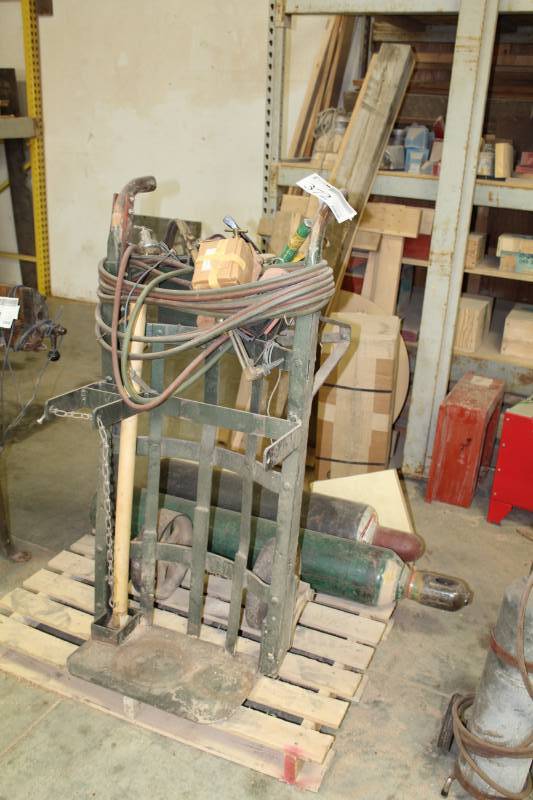 lot 372 image: Cutting Torch with Tanks, Torch Cart
