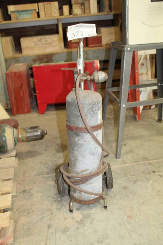 lot 371 image: Acetlyene Welding Tank