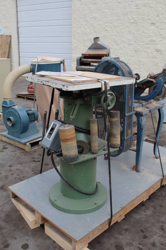 lot 374 image: Max Oscillating Verticle Spindle Sander with Manual