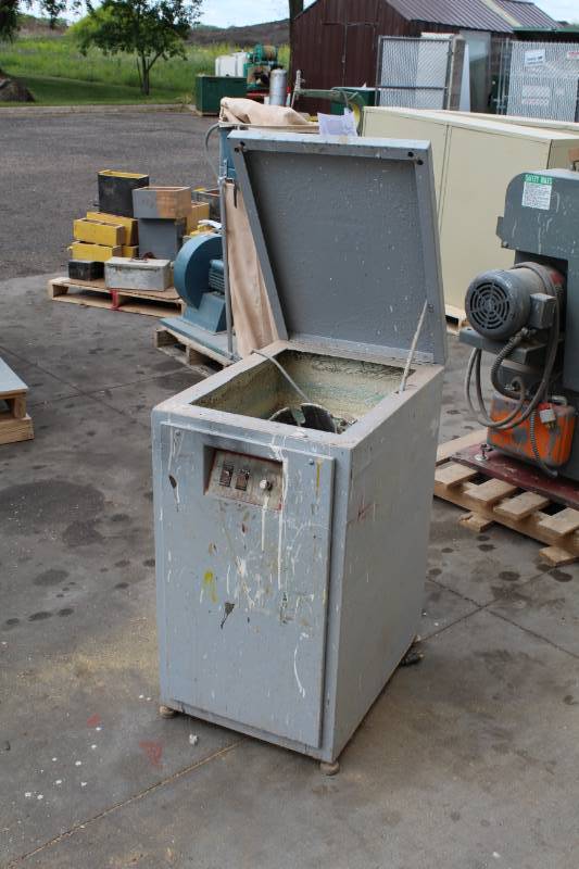 lot 380 image: Harbil Paint Shaker