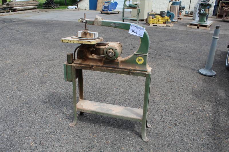 lot 394 image: Delta Jig Saw
