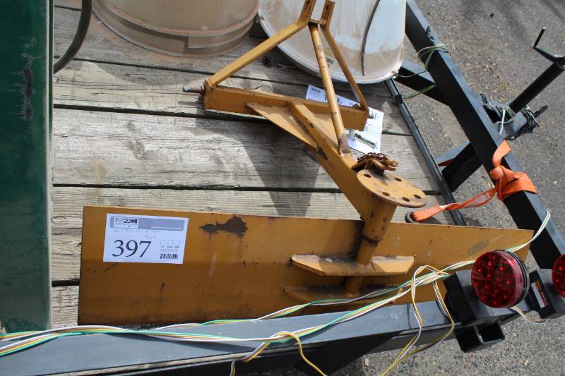 lot 397 image: Cat 1 Tractor Back Plate Attachment