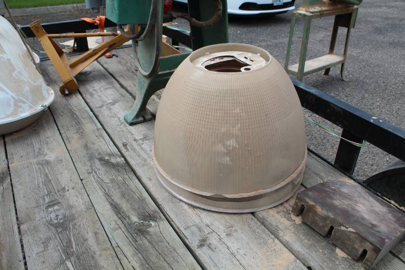lot 404 image: Lot of (3) Industrial Light Fixtures