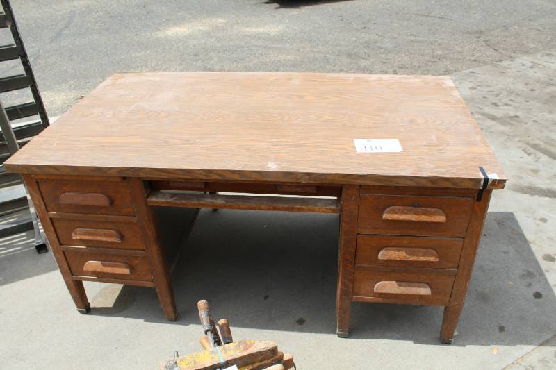 lot 410 image: Wood Office Desk with 6-Drawers