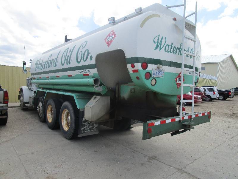 1992 Peterbilt 357 with Progress Tank