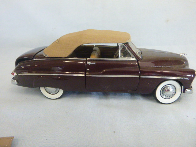 lot 8 image: Danbury Mint 1949 Mercury Convertible Die Cast Car