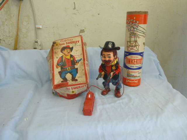 lot 21 image: Vintage Cragstans 2 Gun Sheriff With Box