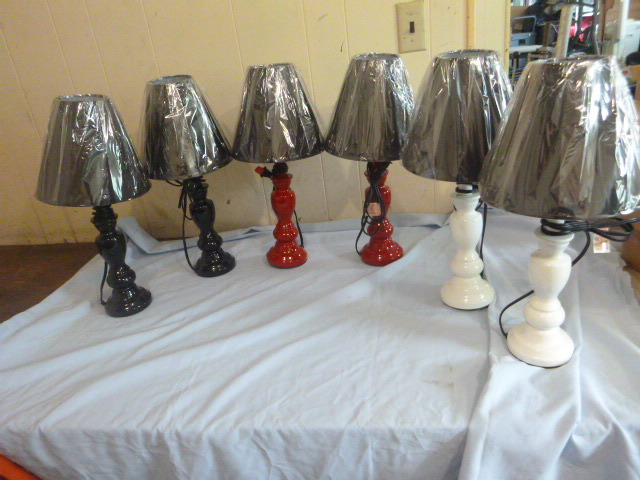 lot 25 image: 6 TableDesk Lamps