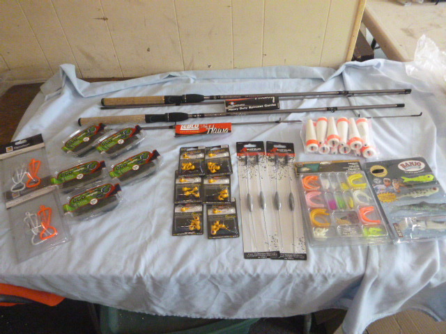 lot 27 image: Fishing Items