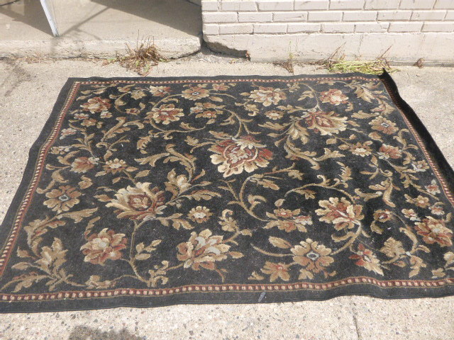lot 35 image: Household Items