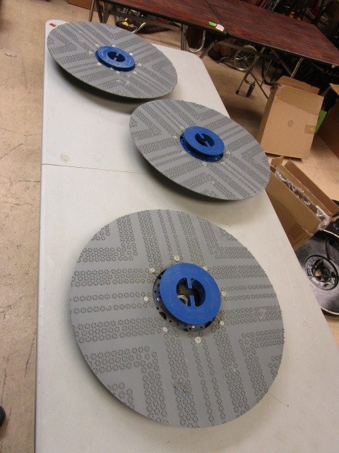 lot 324 image: MALISH 20 BUFFER RISERS