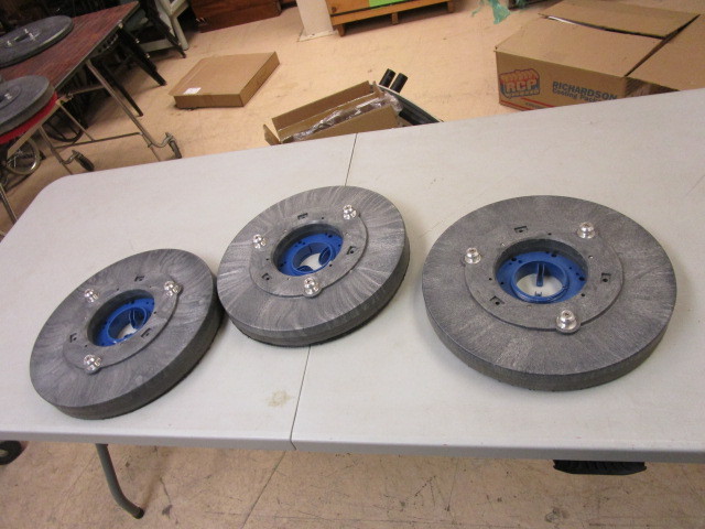 lot 326 image: 14 BUFFING MACHINE REPLACEMENT PAD HOLDERS