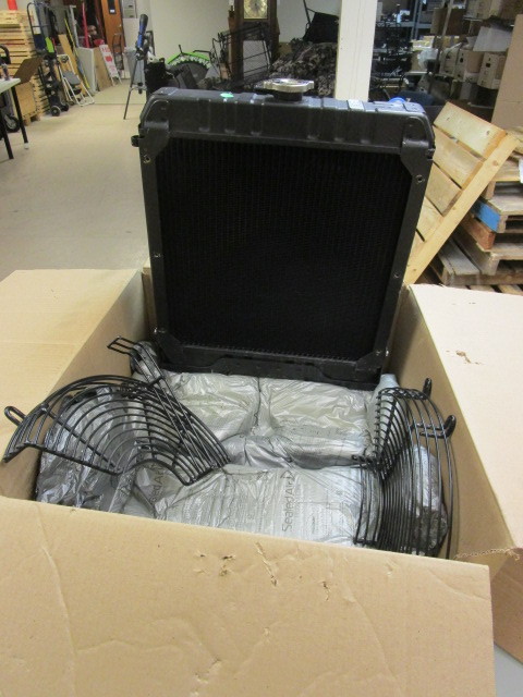 lot 334 image: RICHARDSON COOLING PACKAGES ENGINE RADIATOR