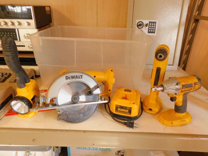 lot 7 image: 18 Volt Battery Operated Dewalt Tools