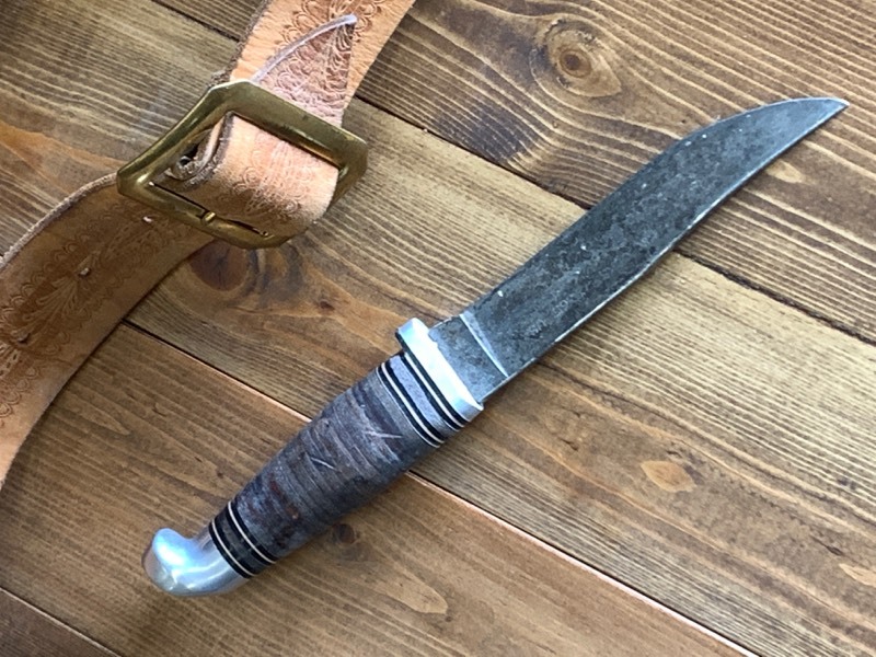 lot 8 image: KinFolk Knife With Leather Sheathed Belt