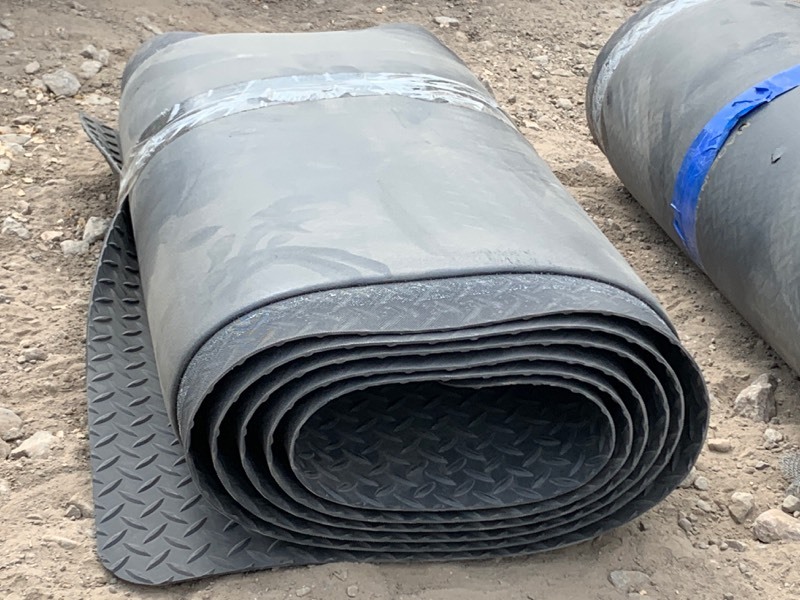 (2) Workstation  Runway Padded Floor Mats