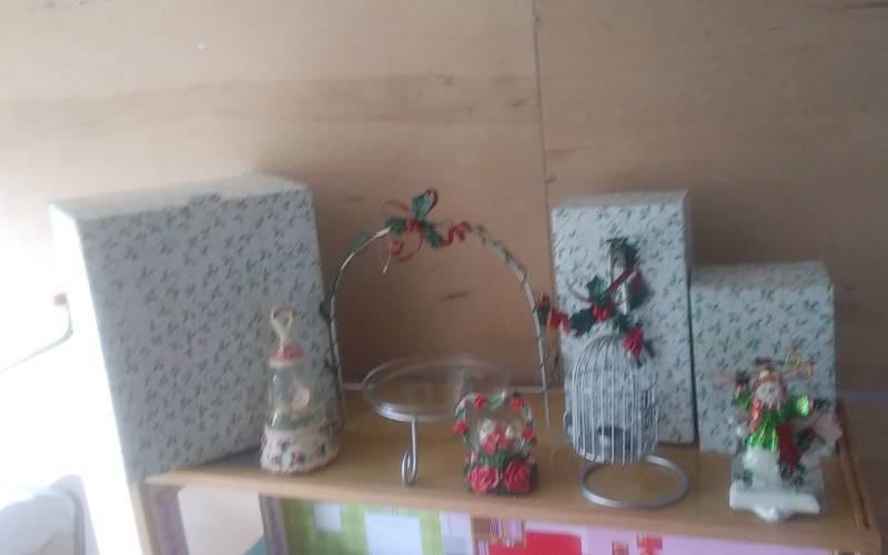 lot 41 image: Large Lot Of NEW Gift Items (Boxed Individually)