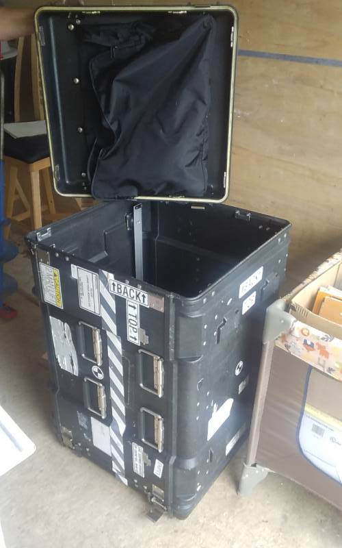 lot 52 image: Heavy Duty 10 Cu Ft Shipping Crate 24x24x36