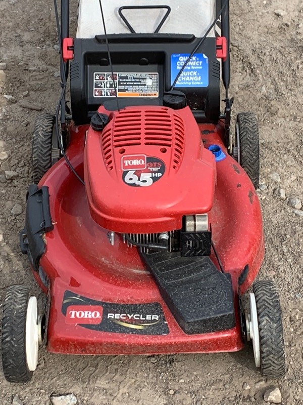lot 5 image: Toro Recycler 22 Lawn Mower
