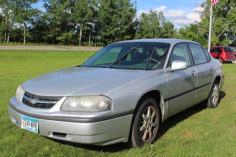 lot 3827 image: 2001 Chevrolet Impala