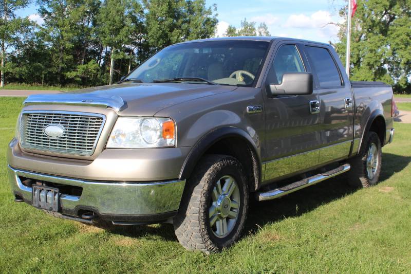 lot 3823 image: 2006 Ford F150 XLT Crew Cab 4x4