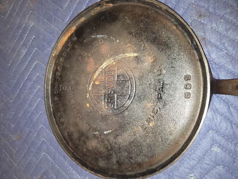 lot 16 image: Cast Iron Griddle