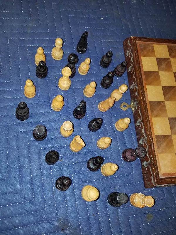 lot 21 image: Chess Game