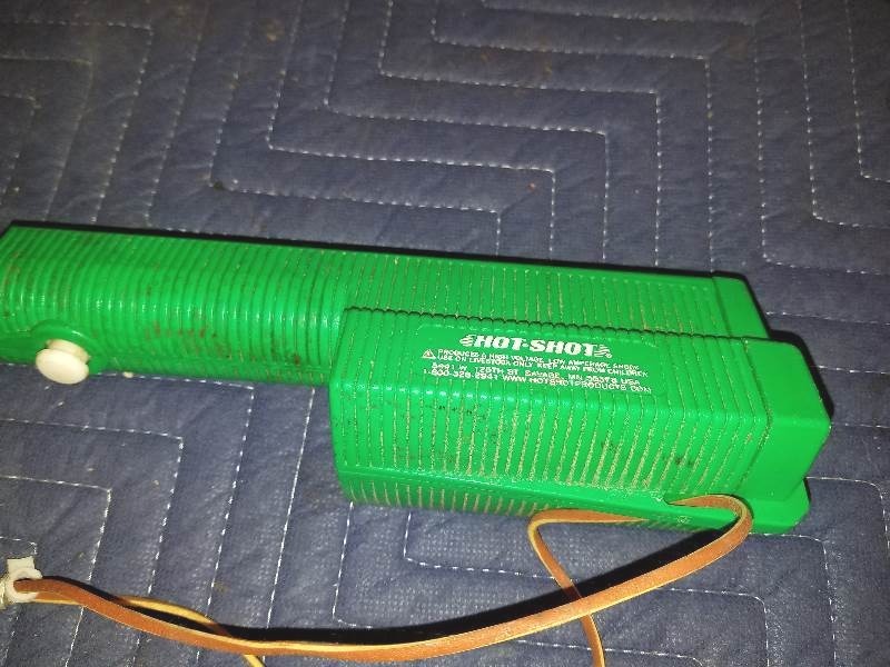 lot 29 image: Cattle Prod