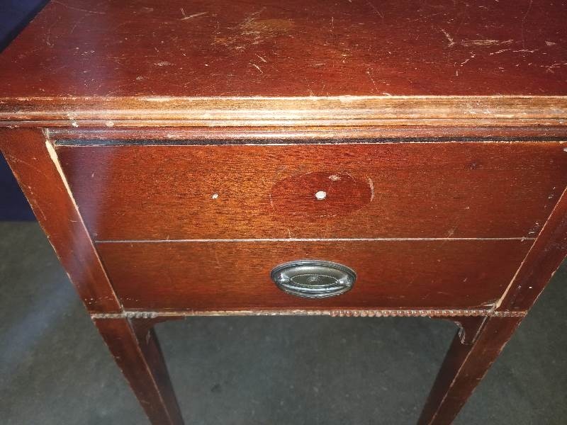 lot 36 image: End Table