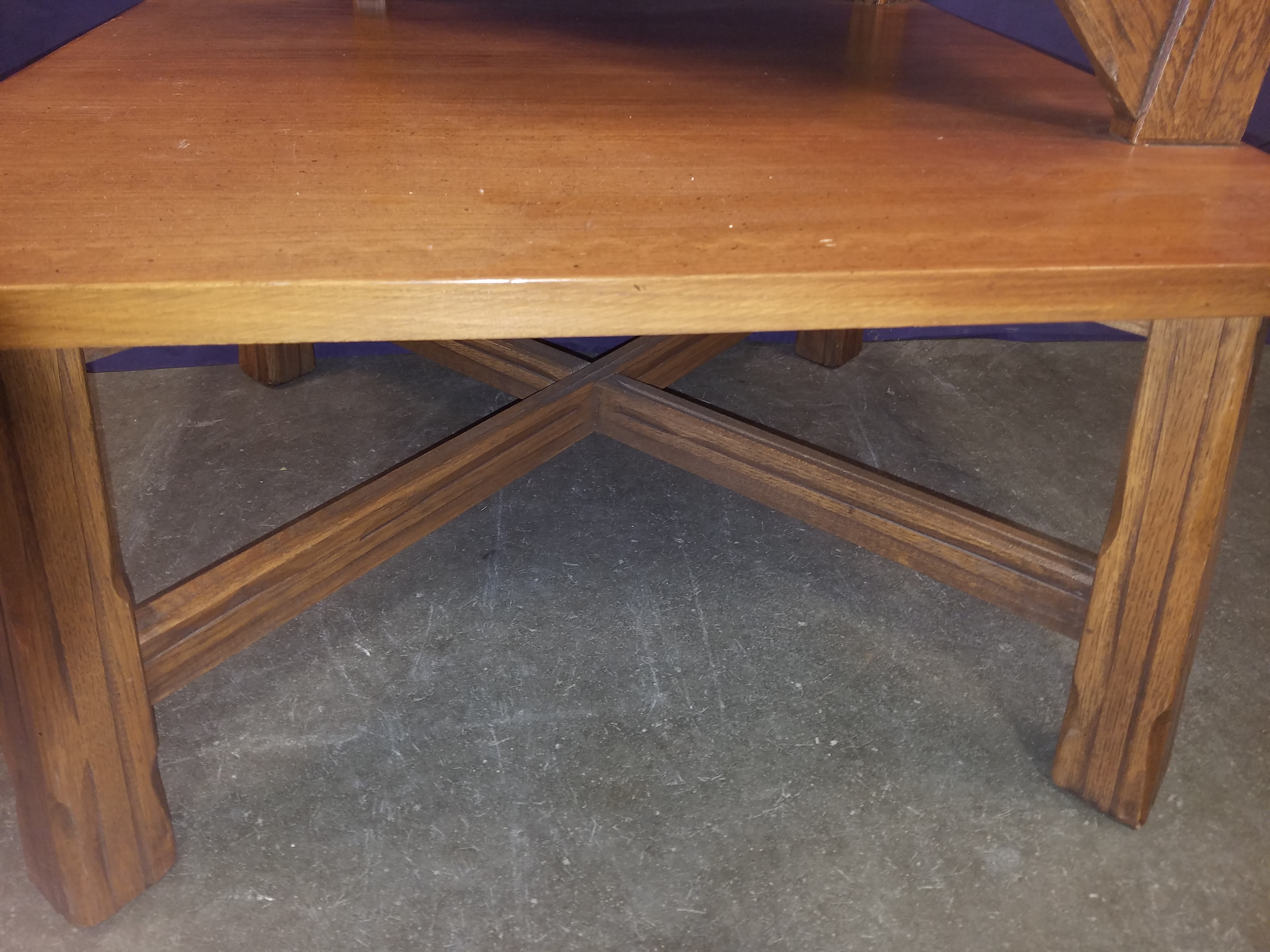 lot 39 image: Oak End Table