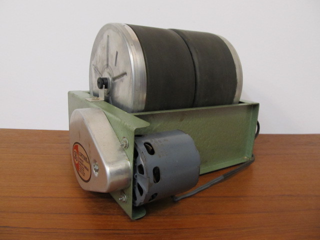 lot 26 image: Working LORTONE Rock Polisher