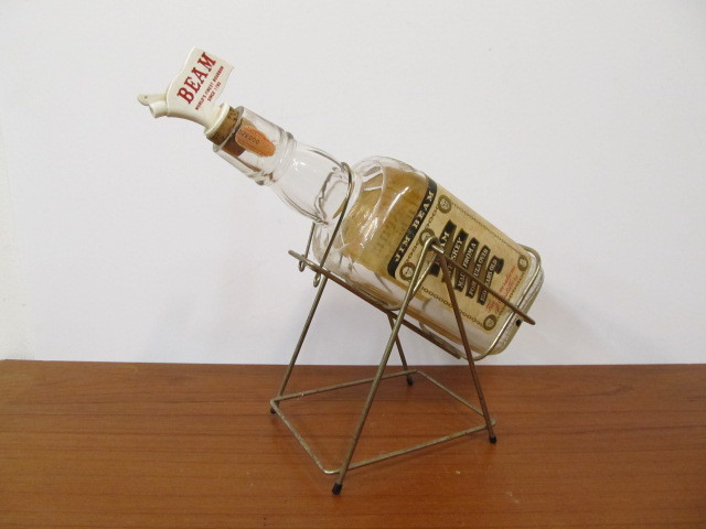 lot 54 image: Old Vintage JIM BEAM Large Bourbon Whiskey Bottle Display