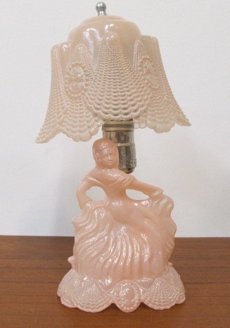 lot 55 image: Vintage 1950s Pink Figural Lady Glass Desk Lamp