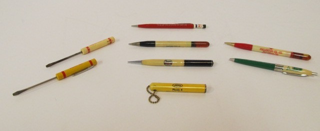 lot 65 image: Group of Vintage GAS & OIL Advertising Pens Pencils etc.