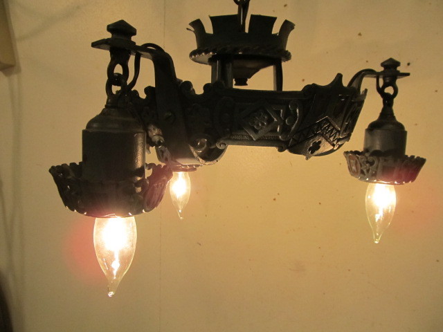 lot 79 image: Antique Medieval Gothic Castle Style Hanging Lamp