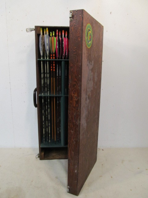 lot 83 image: Wooden Case FULL of Vintage & Newer Archery Arrows