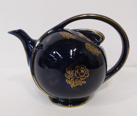 lot 96 image: Vintage Cobalt Blue HALL Ball Teapot 