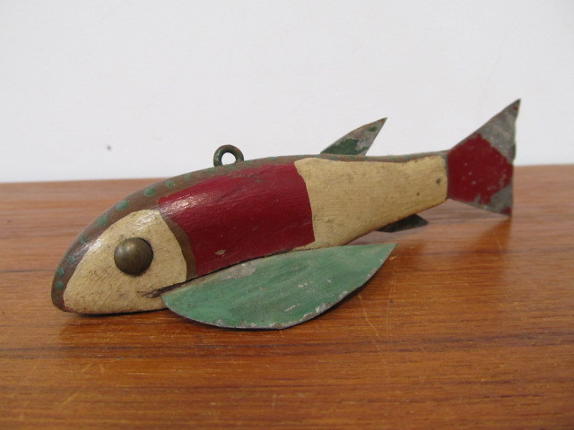 lot 145 image: Antique Carved Painted Wooden Spearing Decoy