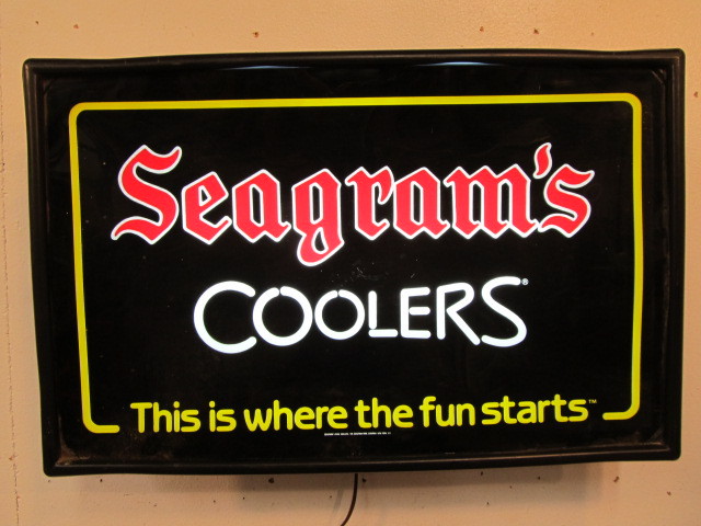 lot 150 image: Vintage Lighted SEAGRAMS Coolers Bar Sign