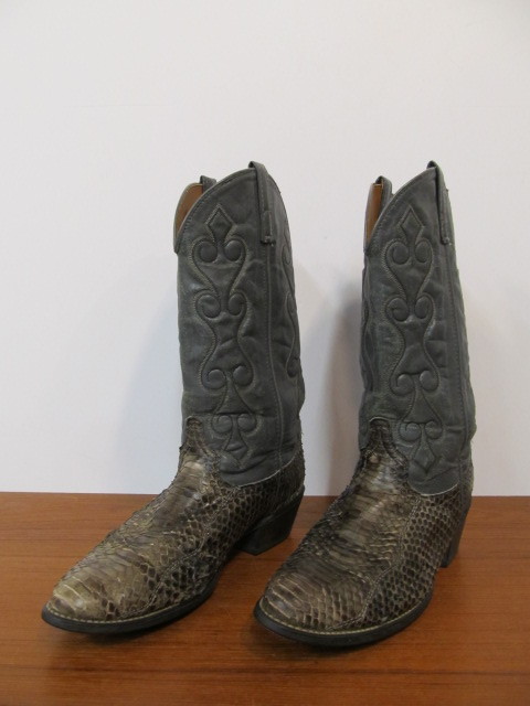 lot 157 image: Vintage Mens Snakeskin Cowboy Boots - Size 10D