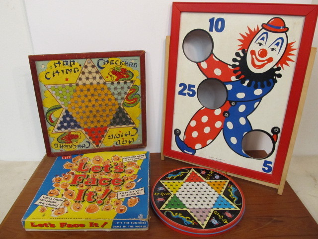 lot 161 image: Group of Vintage Games Chinese Checkers etc