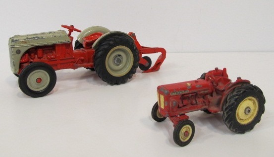 lot 162 image: Vintage Diecast Toy Tractors