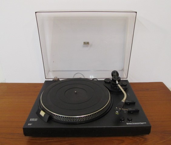 lot 166 image: Working Vintage MCS Series Turntable