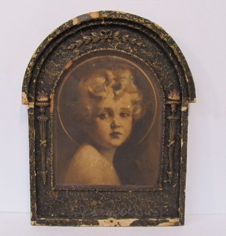 lot 173 image: Antique Self-Framed Victorian Girl Wall Hanging