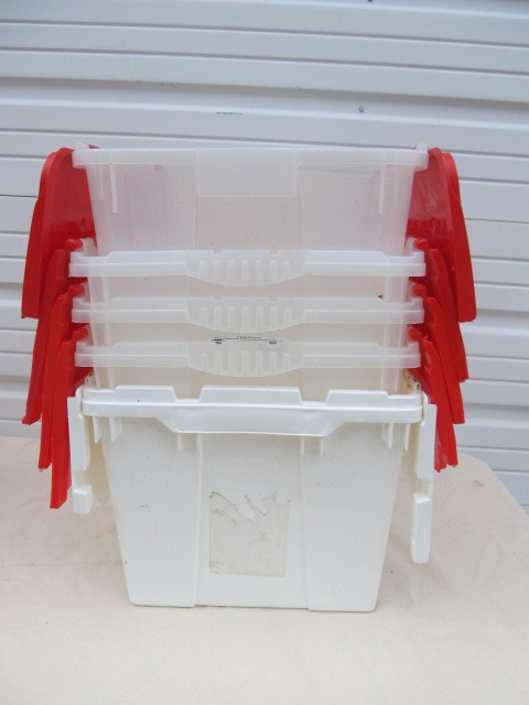 lot 292 image: 5 Folding Lid Totes