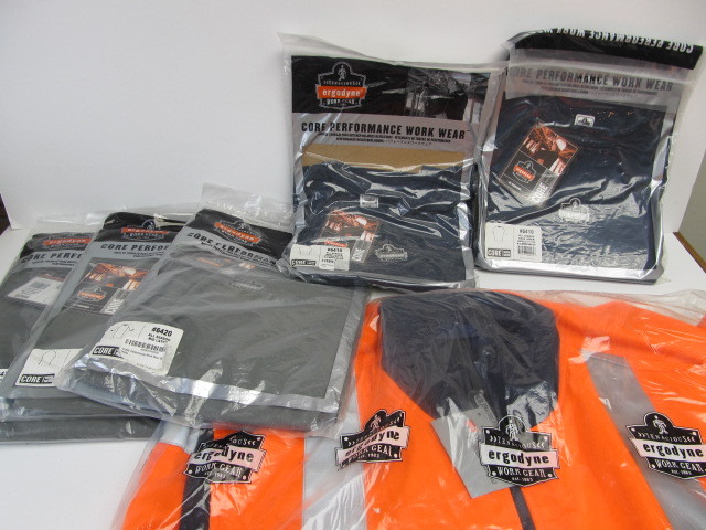 lot 128 image: Lot of BRAND NEW Ergolyne Work Gear - Size XL