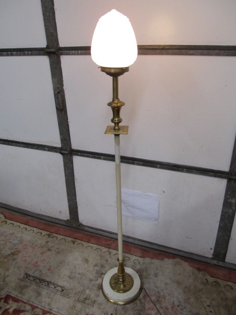 lot 246 image: Vintage Stiffel Floor Lamp