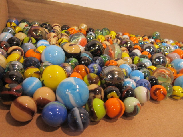 lot 185 image: Lot of Vintage Marbles