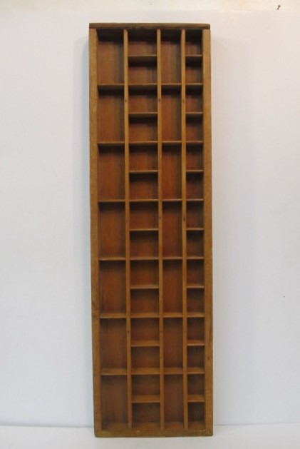 lot 190 image: Old Vintage Wooden Printing Drawer Display Shelf
