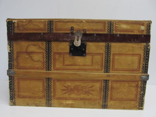 lot 200 image: Antique 1880s Small Travel Trunk wOriginal Interior Tray